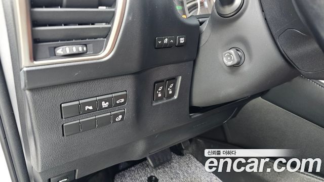 Лексус NX300h 2015 — миниатюра 14