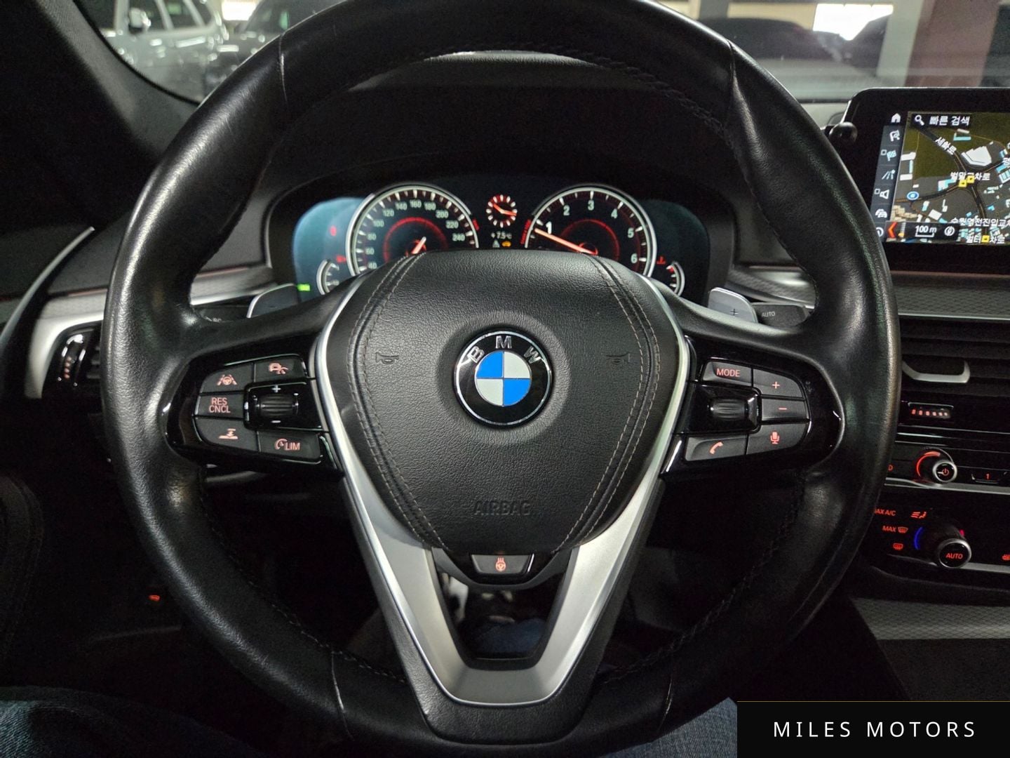 BMW 5시리즈 (G30) 2017 — миниатюра 10