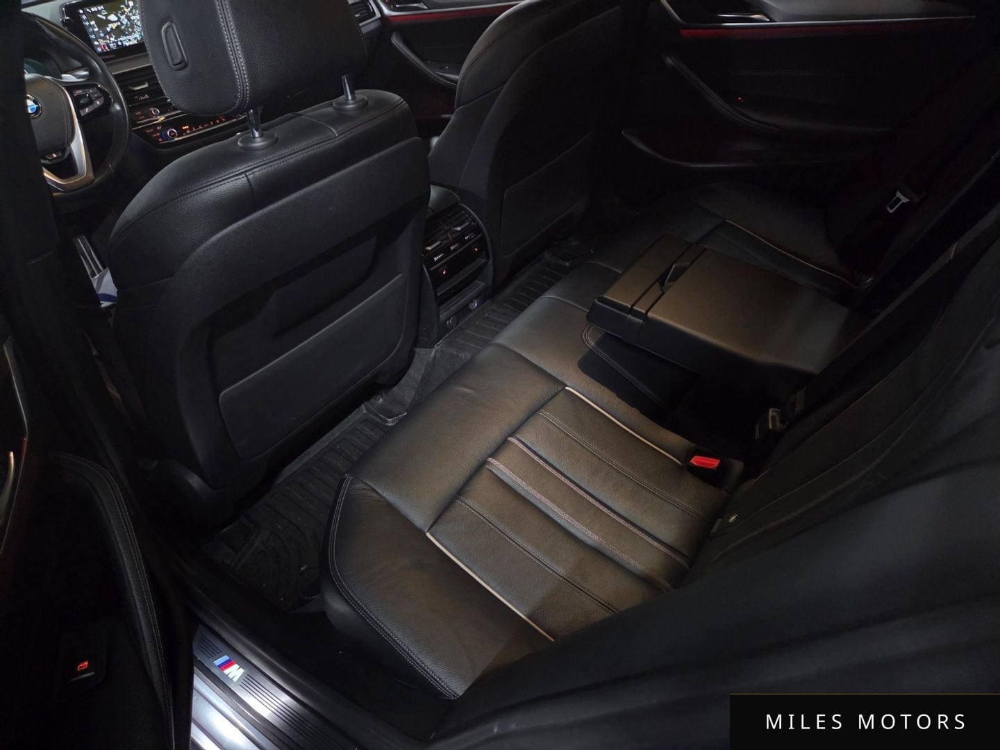 BMW 5시리즈 (G30) 2017 — миниатюра 16