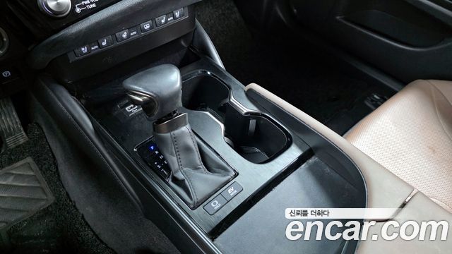 Лексус ES300h 2023 — миниатюра 9