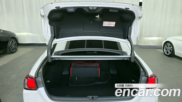 Лексус ES300h 2023 — миниатюра 20