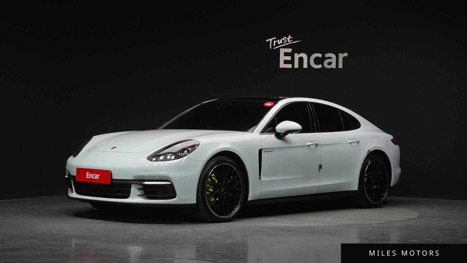 Porsche Panamera 2020 — фото 1 из 12