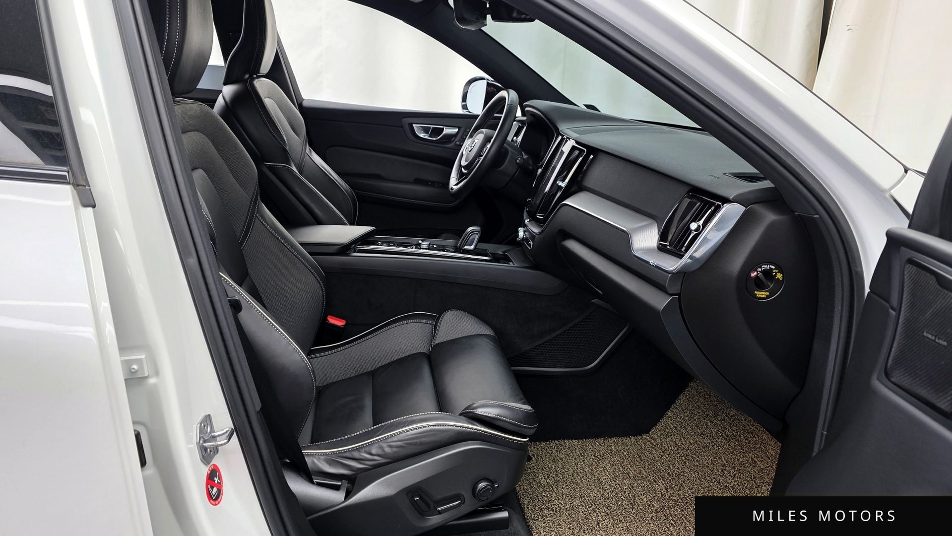 Volvo XC60 2021 — миниатюра 11