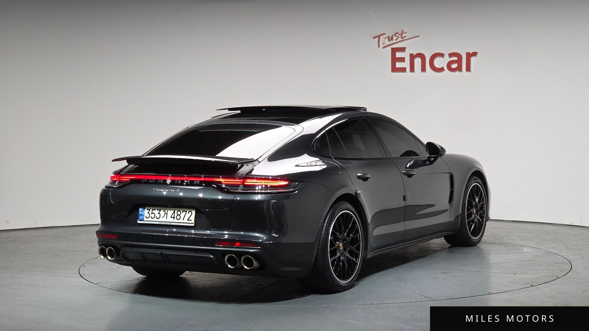 Porsche Panamera 2021 — фото 1 из 12