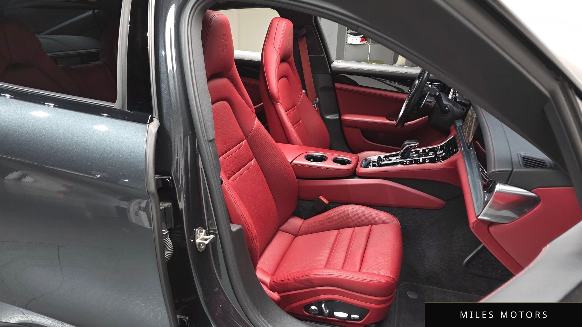 Porsche Panamera 2021 — миниатюра 12