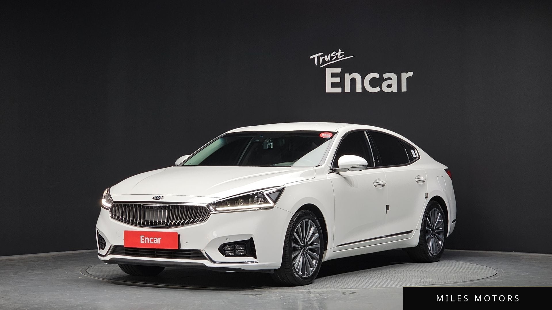 Kia K7 2017 — фото 1 из 12