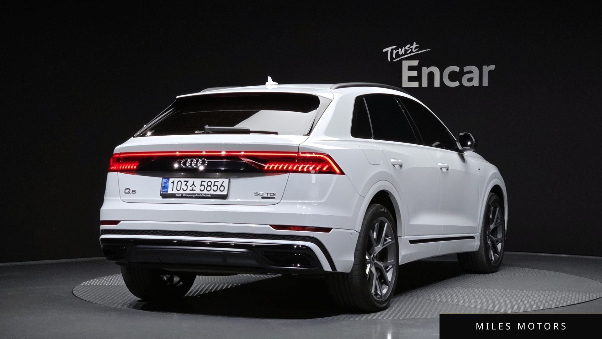 Audi Q8 (4M) 2023 — миниатюра 2