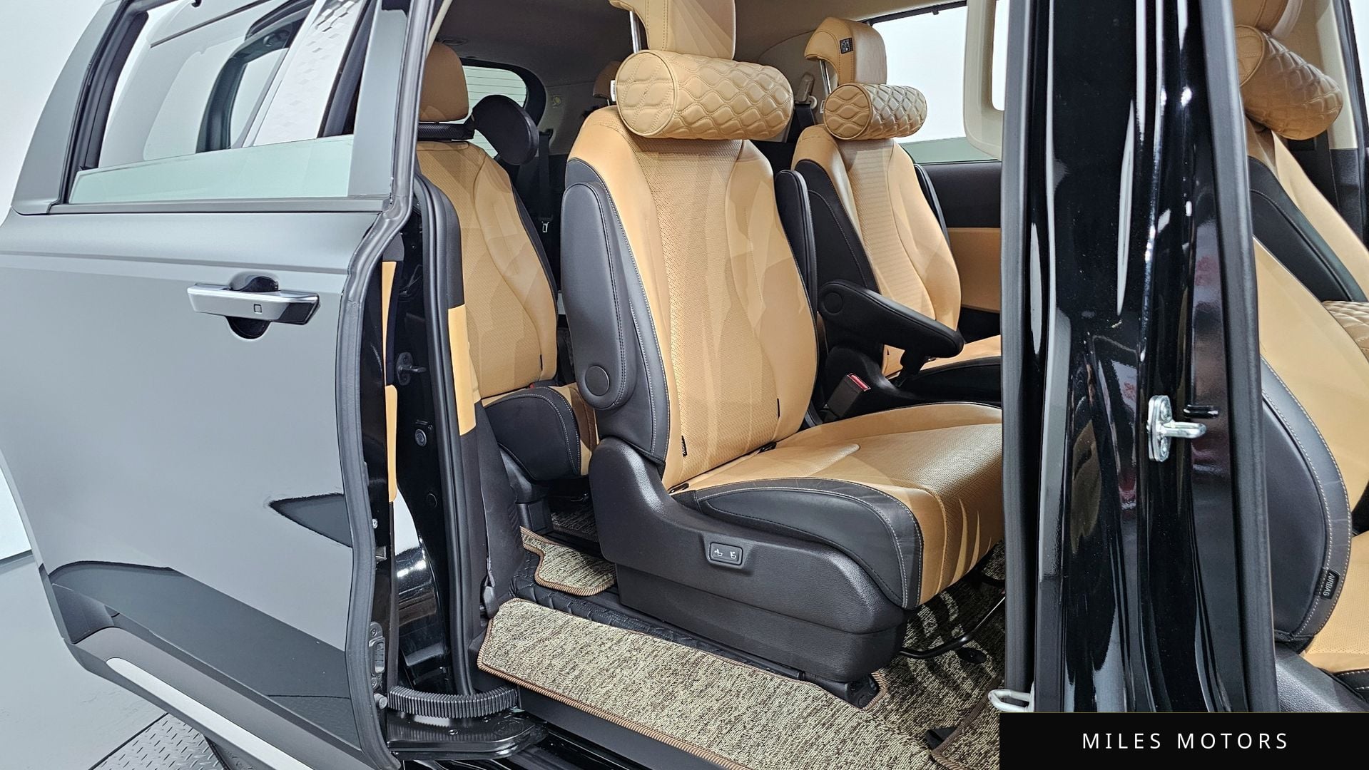 Kia Carnival 2023 — миниатюра 12