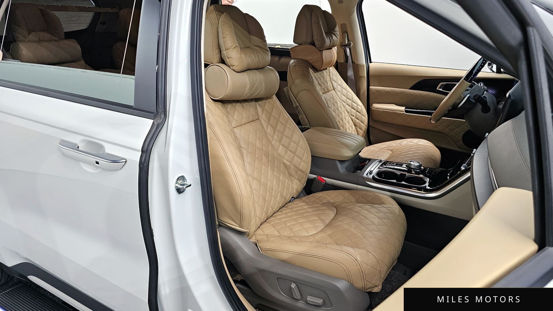 Kia Carnival 2023 — миниатюра 10