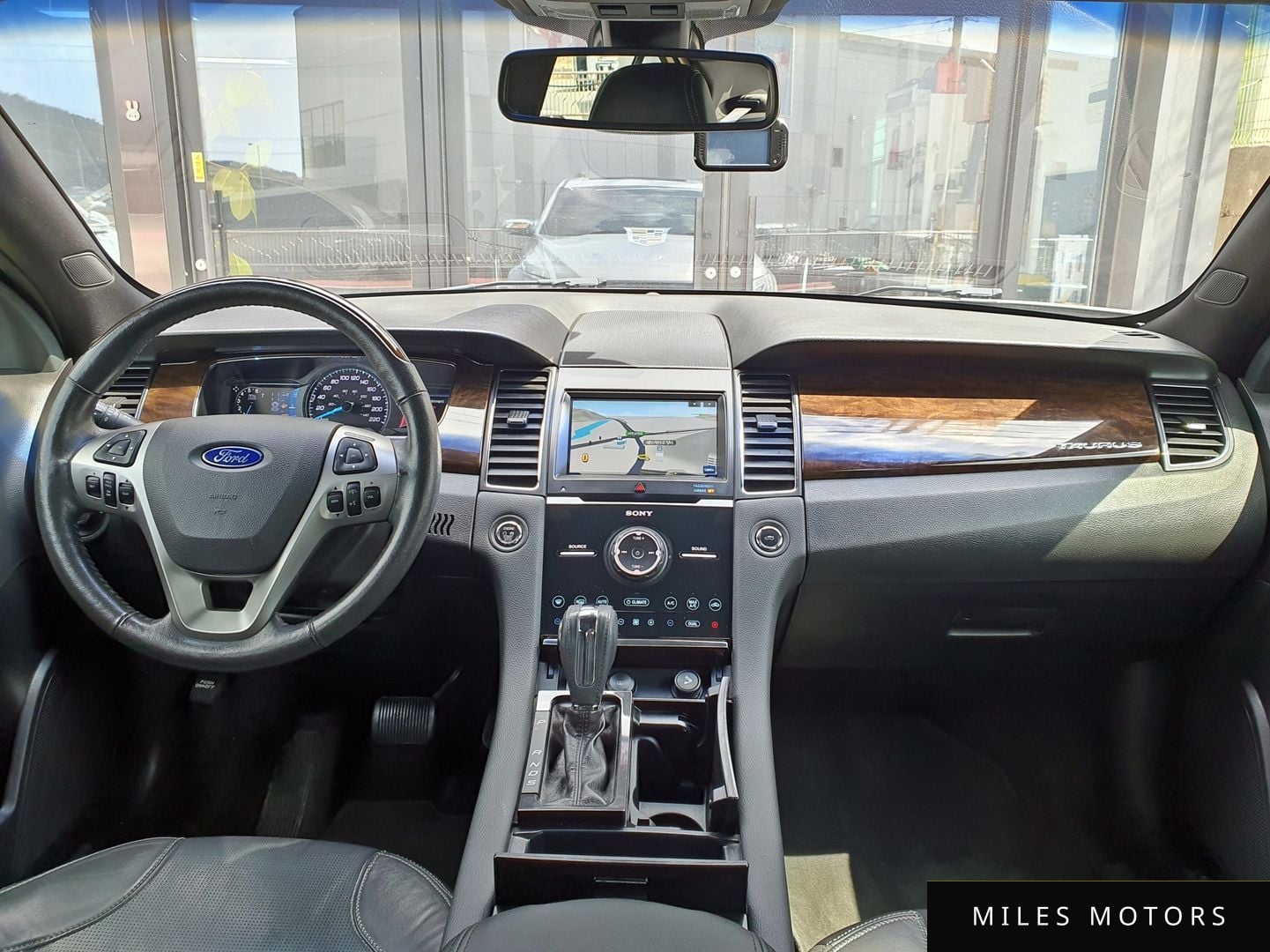 Ford Taurus 2014 — миниатюра 5