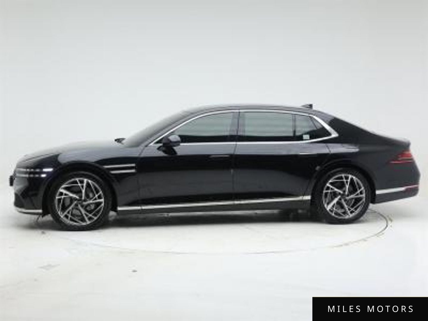 Genesis G90 (RS4) 2023 — миниатюра 2