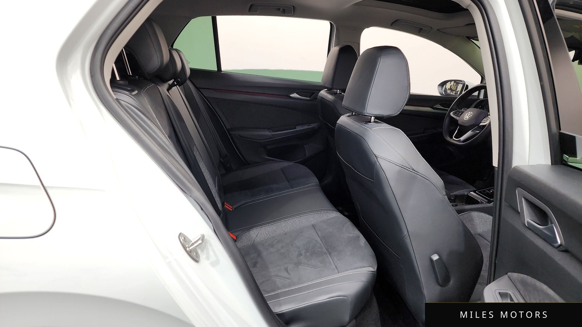 Volkswagen 골프 2025 — миниатюра 12