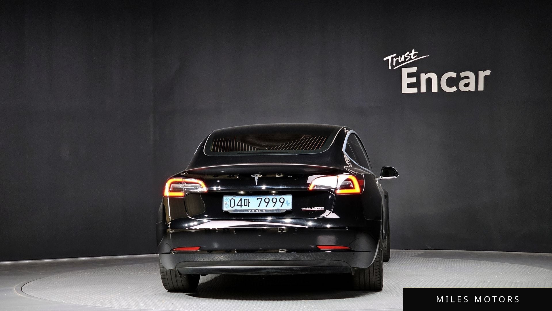 Tesla 모델 3 2020 — миниатюра 4