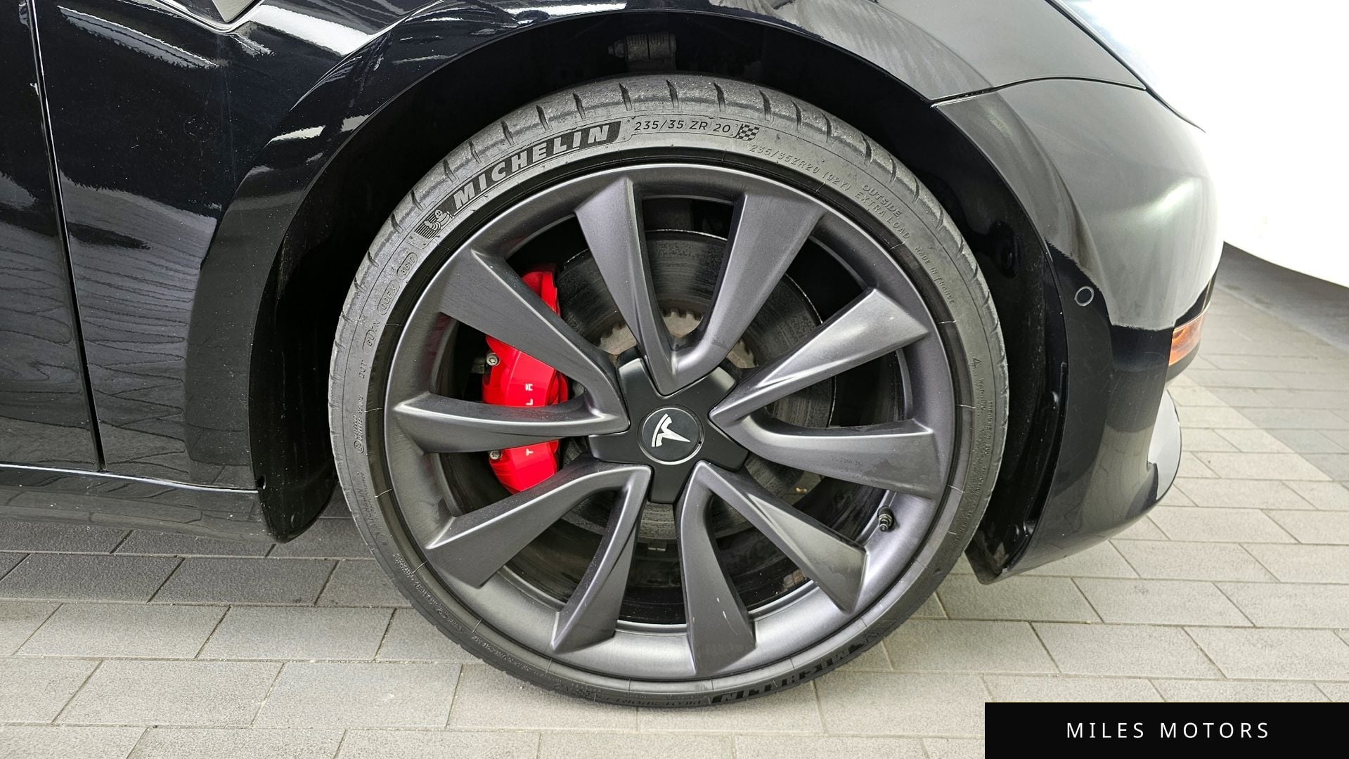 Tesla 모델 3 2020 — миниатюра 5