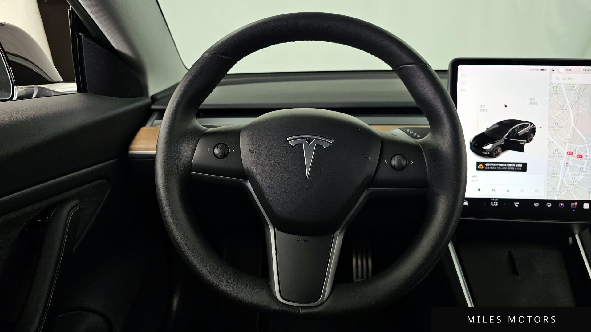 Tesla 모델 3 2020 — миниатюра 13