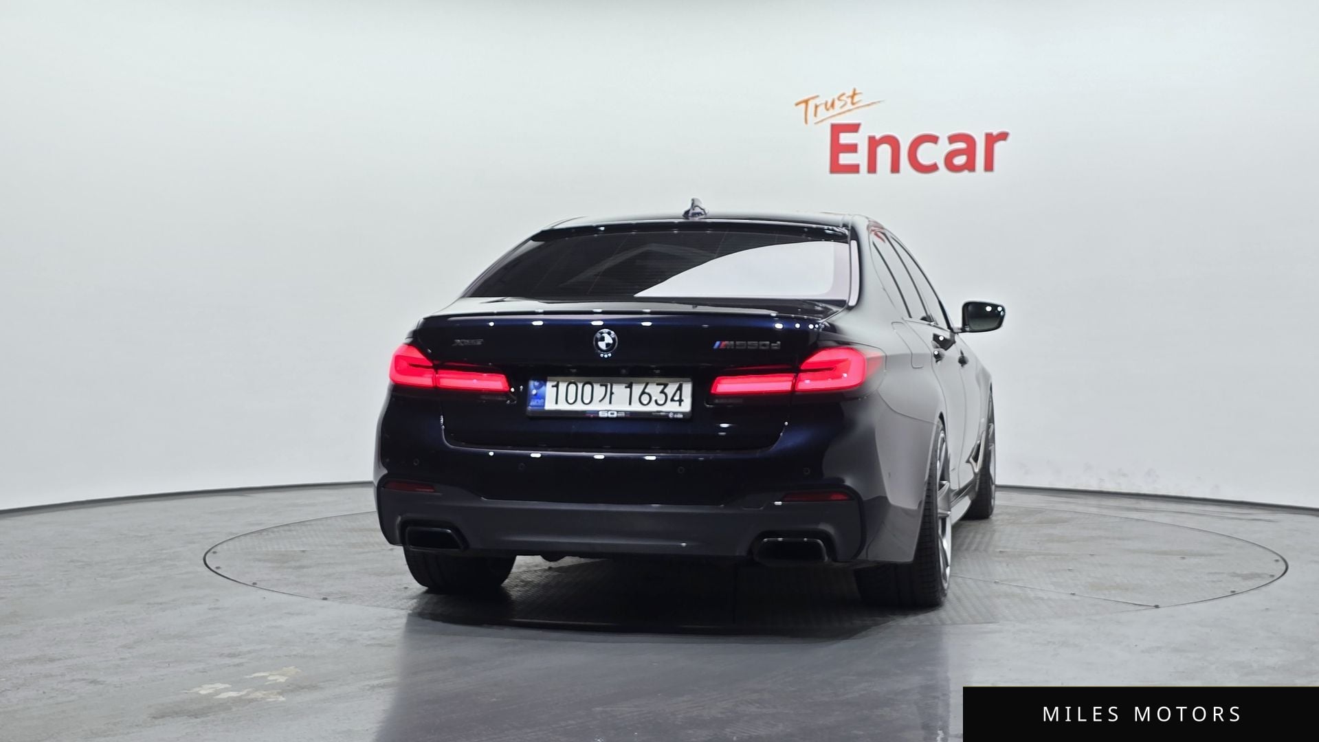 BMW 5 Series (G30) 2018 — миниатюра 4