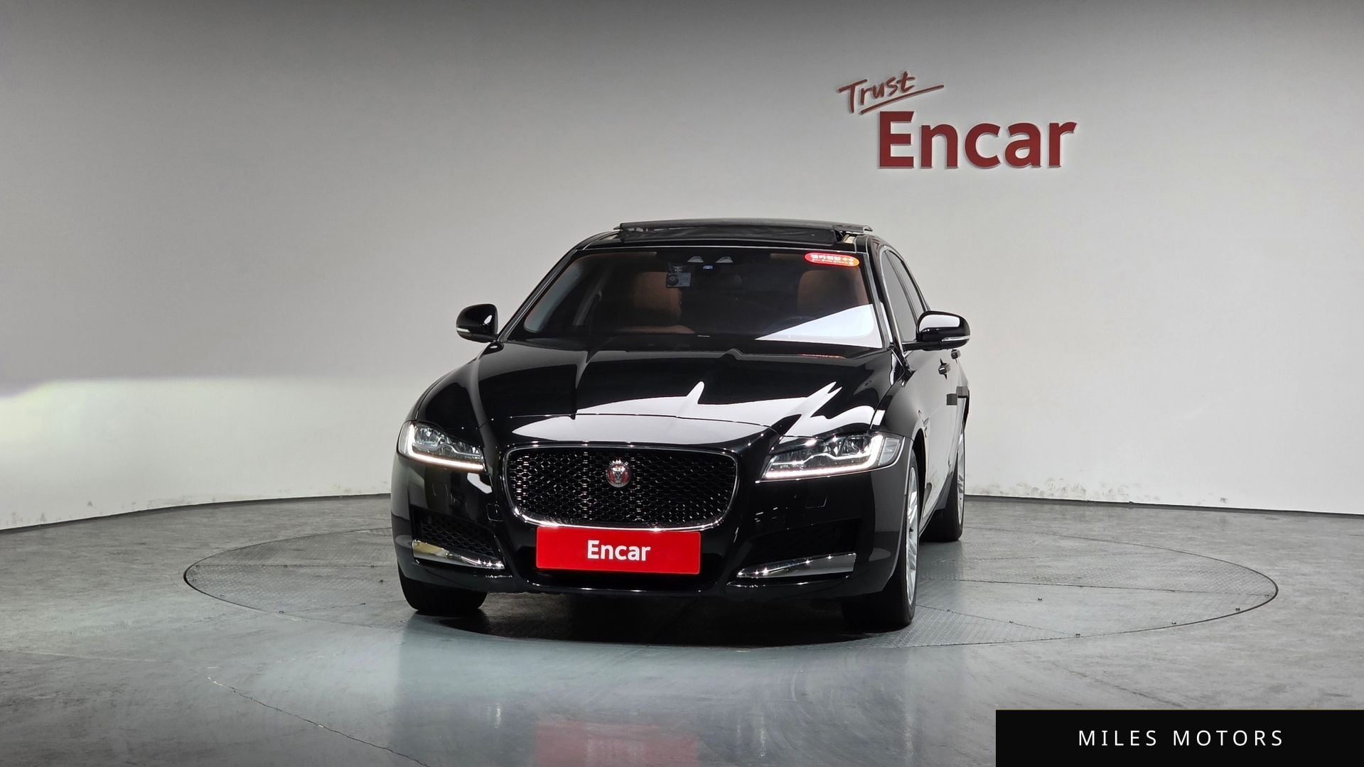 Jaguar XF (X260) 2017 — миниатюра 2