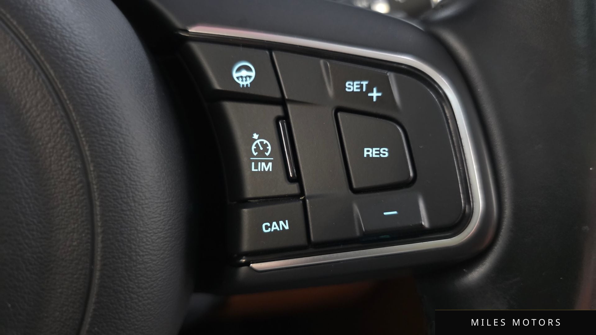 Jaguar XF (X260) 2017 — миниатюра 17