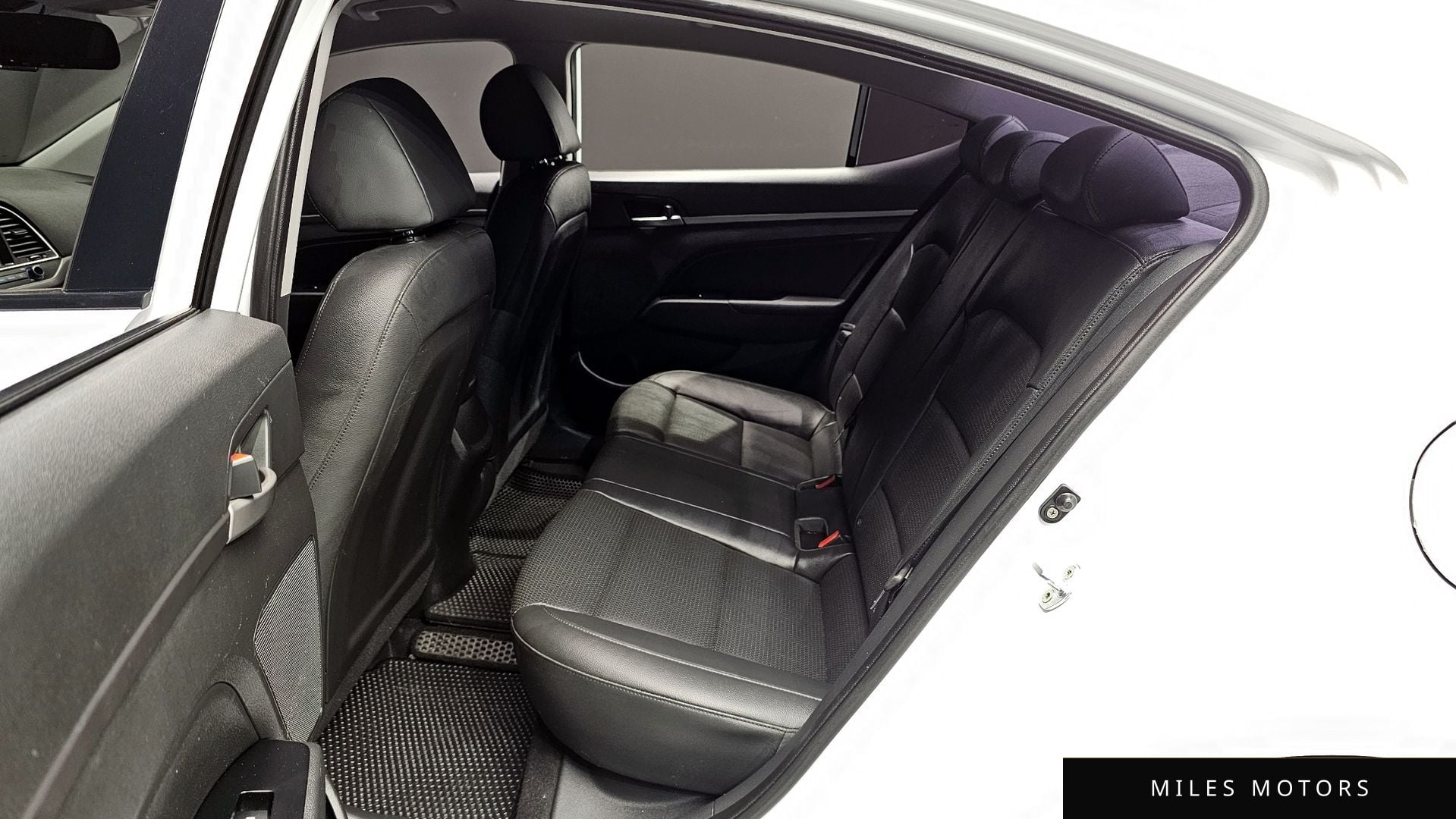 Hyundai AVANTE 2018 — миниатюра 12