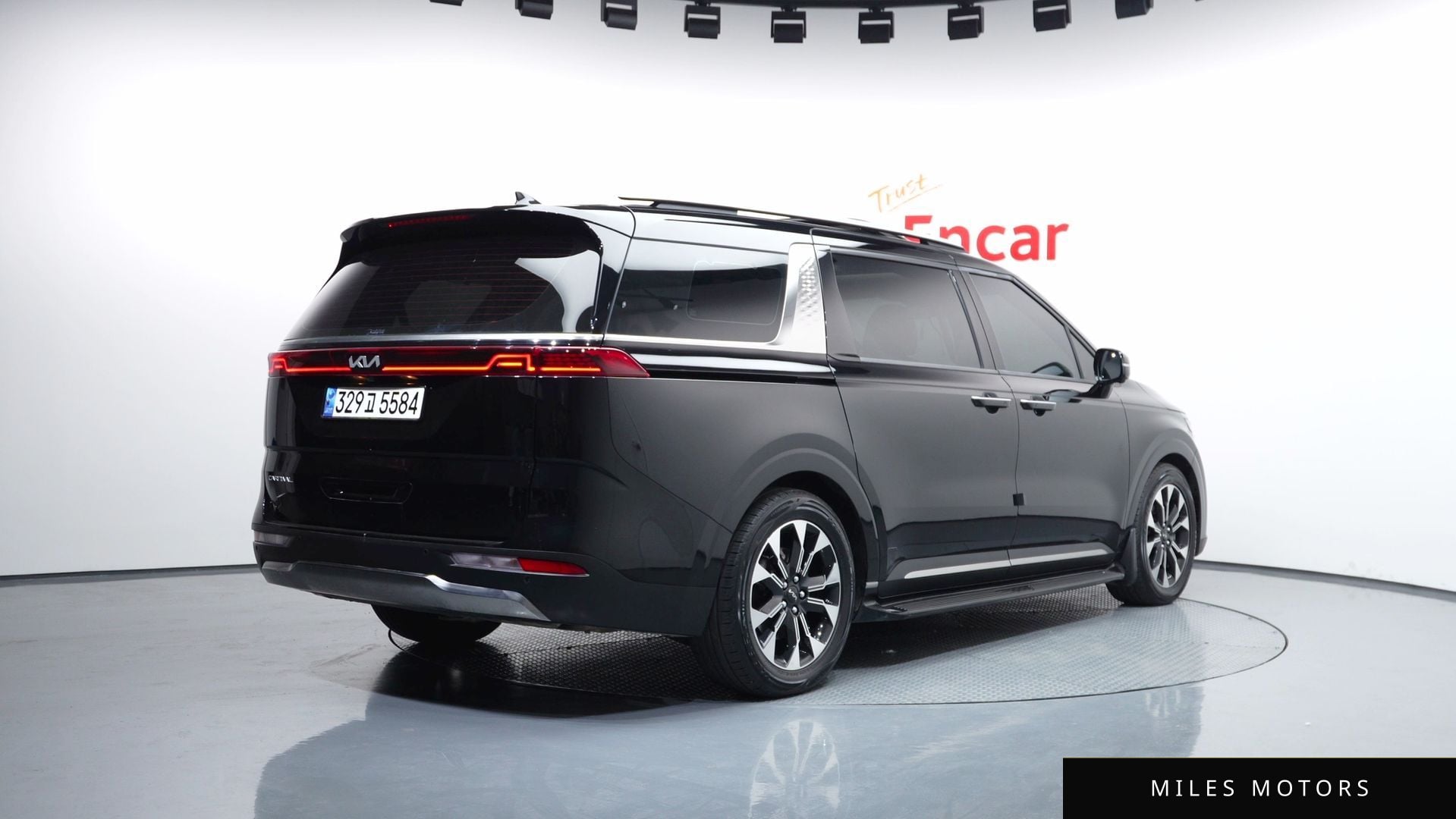 Kia Carnival 2023 — миниатюра 2