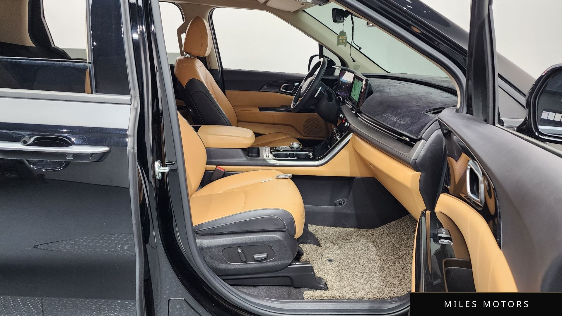 Kia Carnival 2023 — миниатюра 11