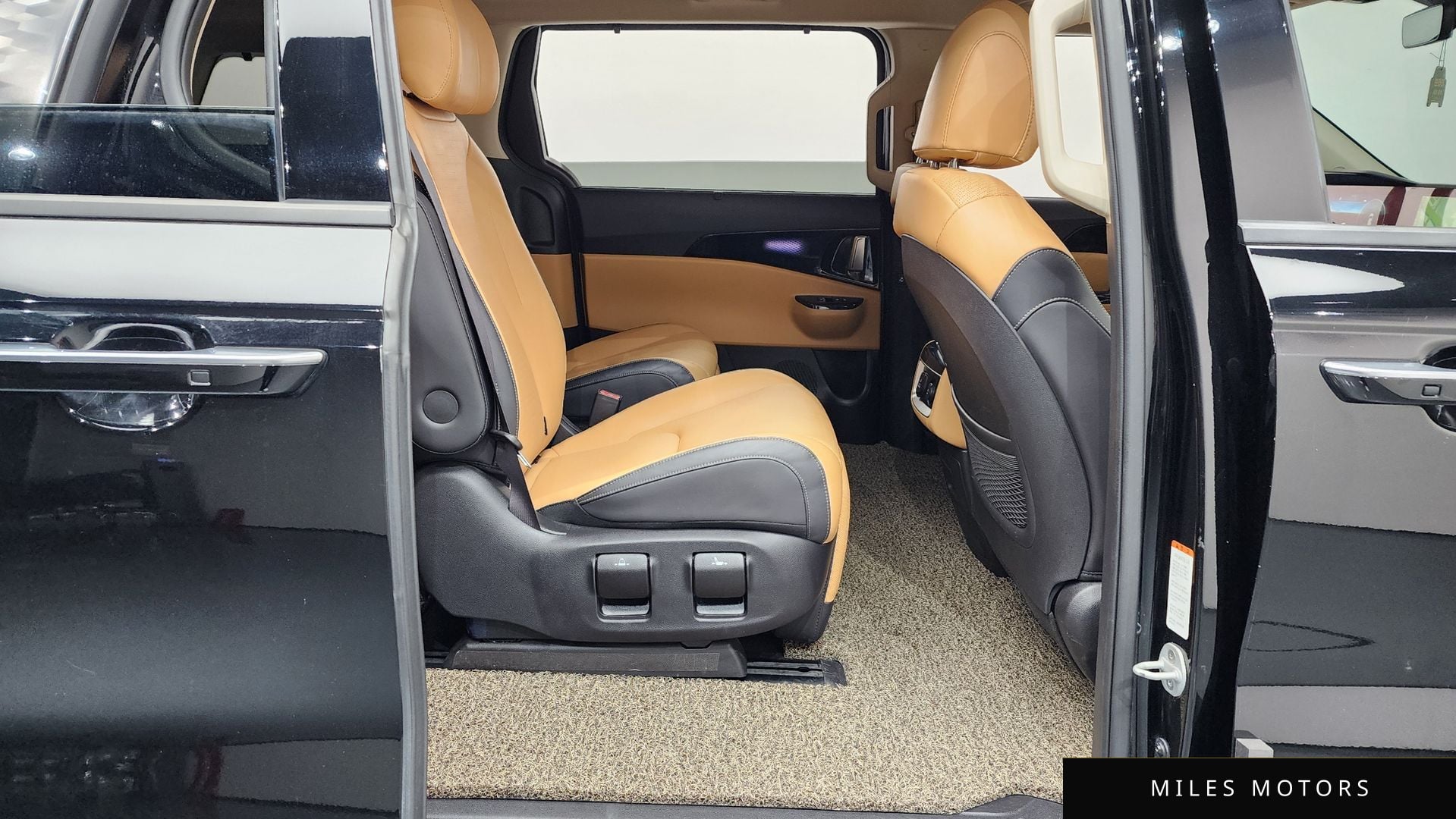 Kia Carnival 2023 — миниатюра 12