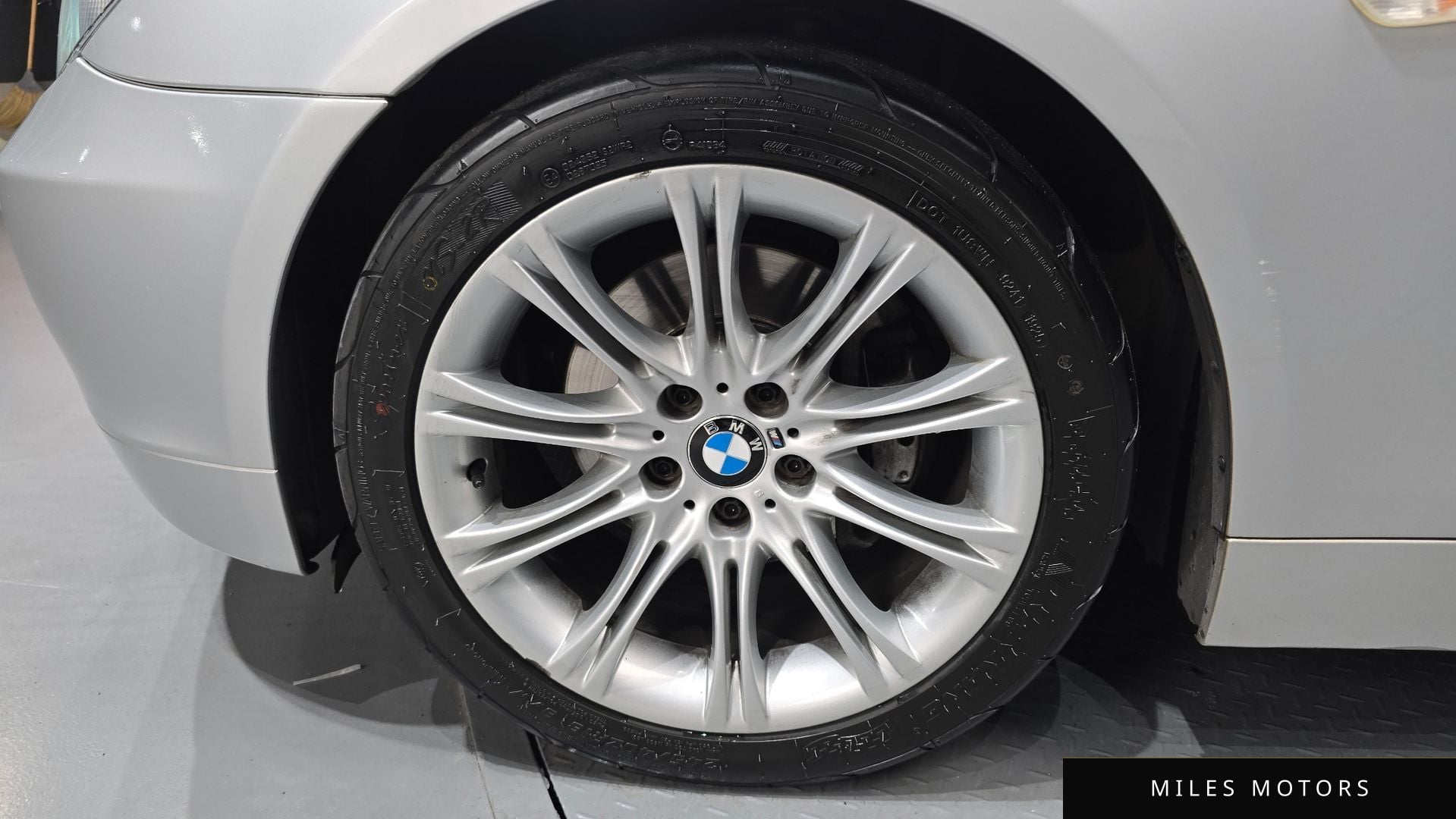BMW 5 Series (E60) 2006 — миниатюра 5
