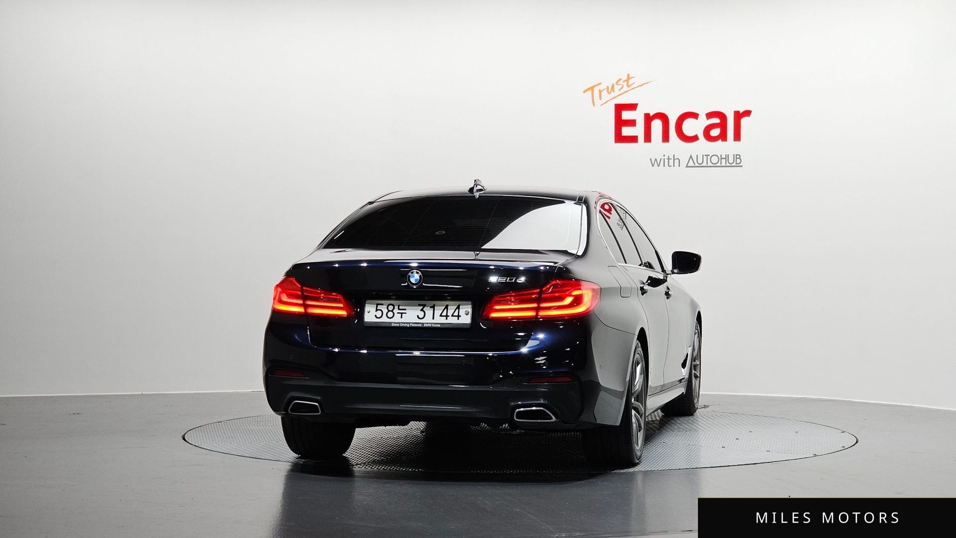 BMW 5 Series (G30) 2018 — миниатюра 4