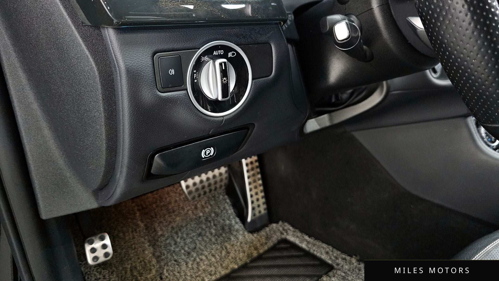 Mercedes-Benz CLS-Class W218 2016 — миниатюра 12