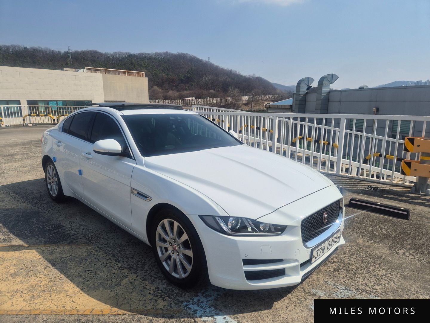 Jaguar XE 2016 — миниатюра 3