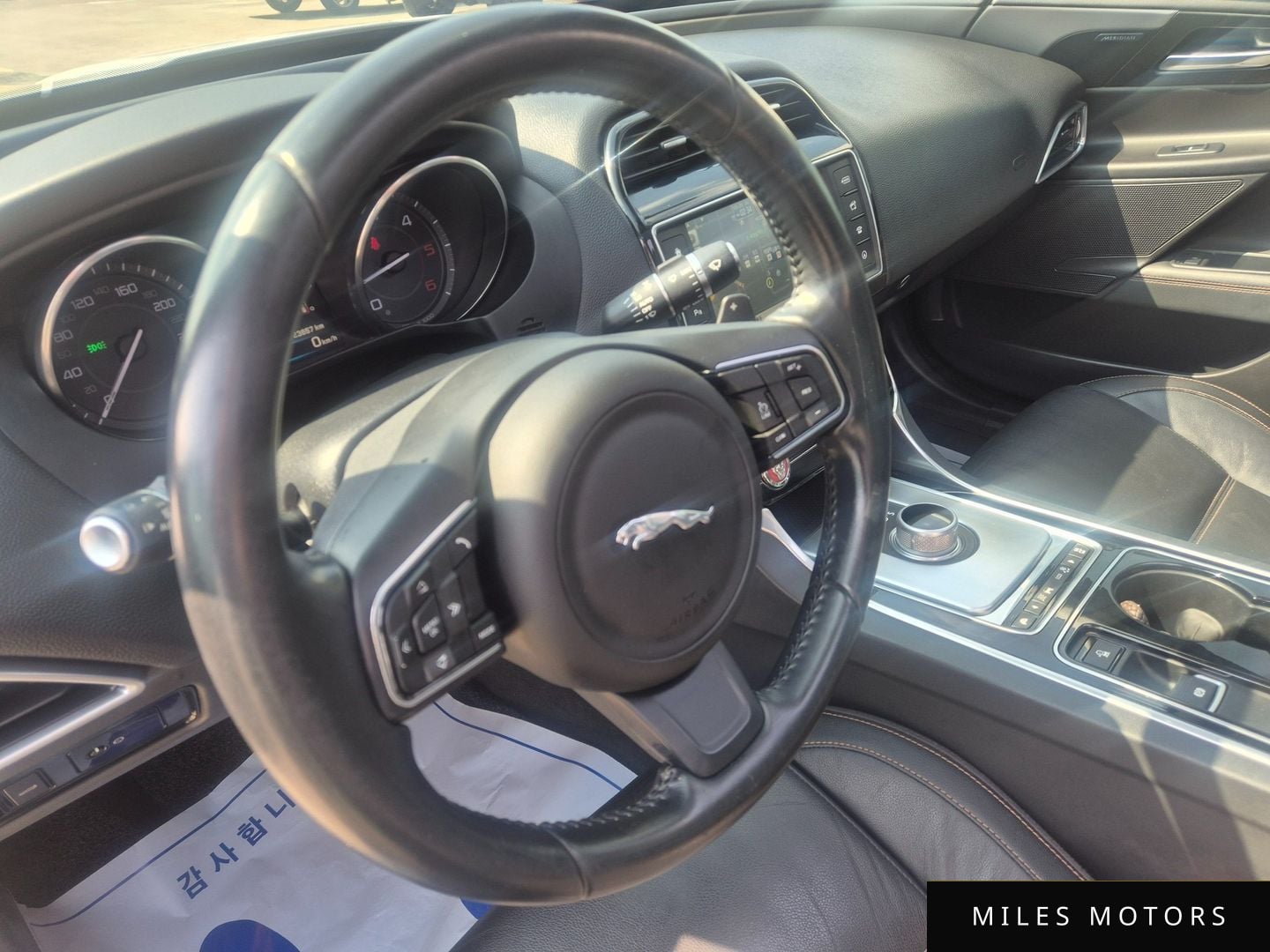 Jaguar XE 2016 — миниатюра 11