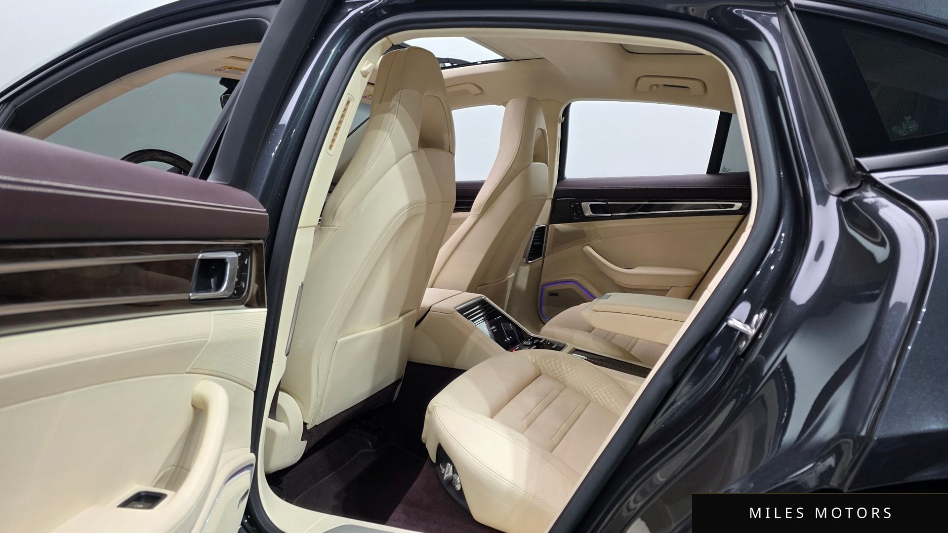 Porsche Panamera 2018 — миниатюра 12