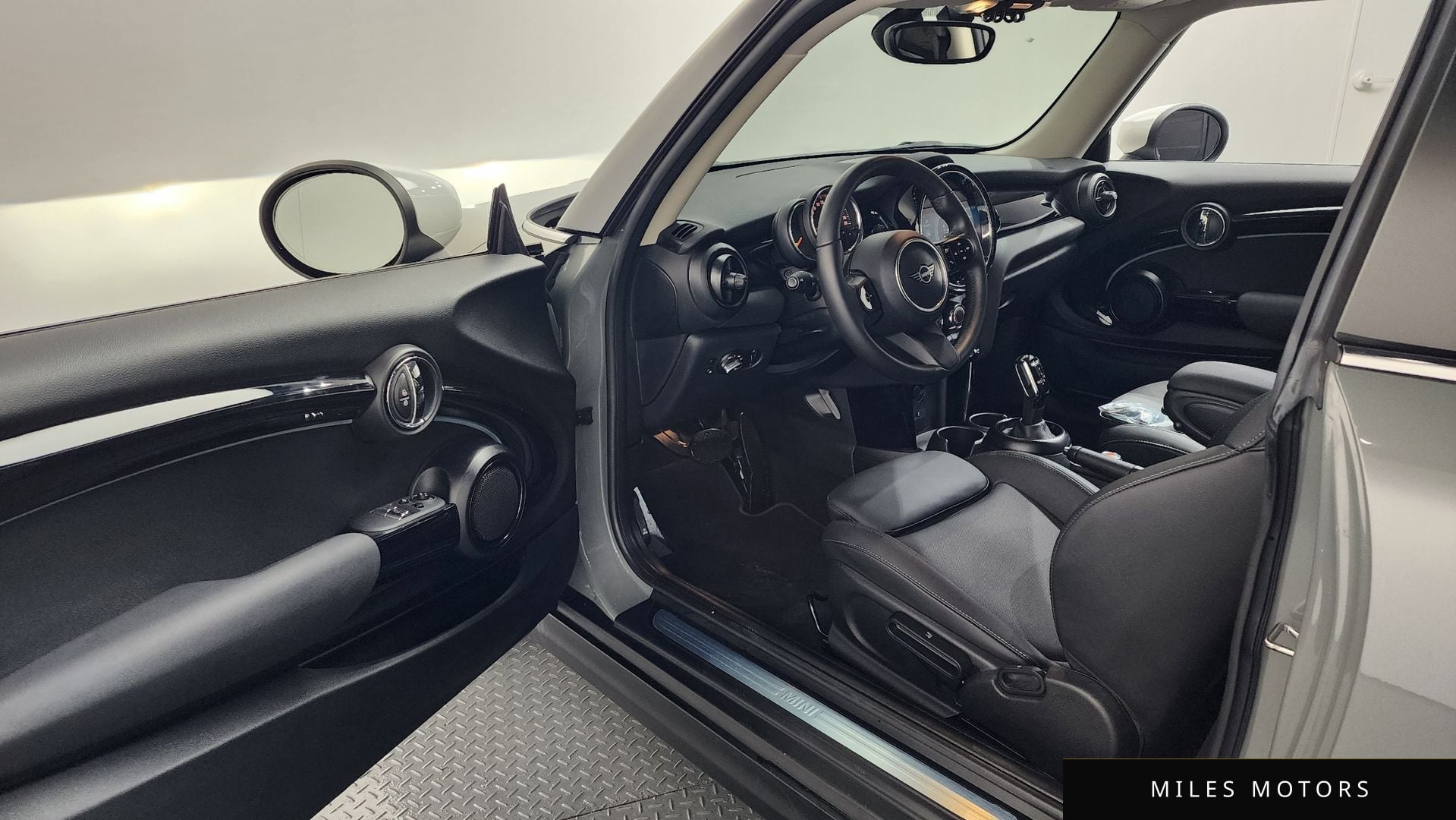 MINI Cooper 2022 — миниатюра 10