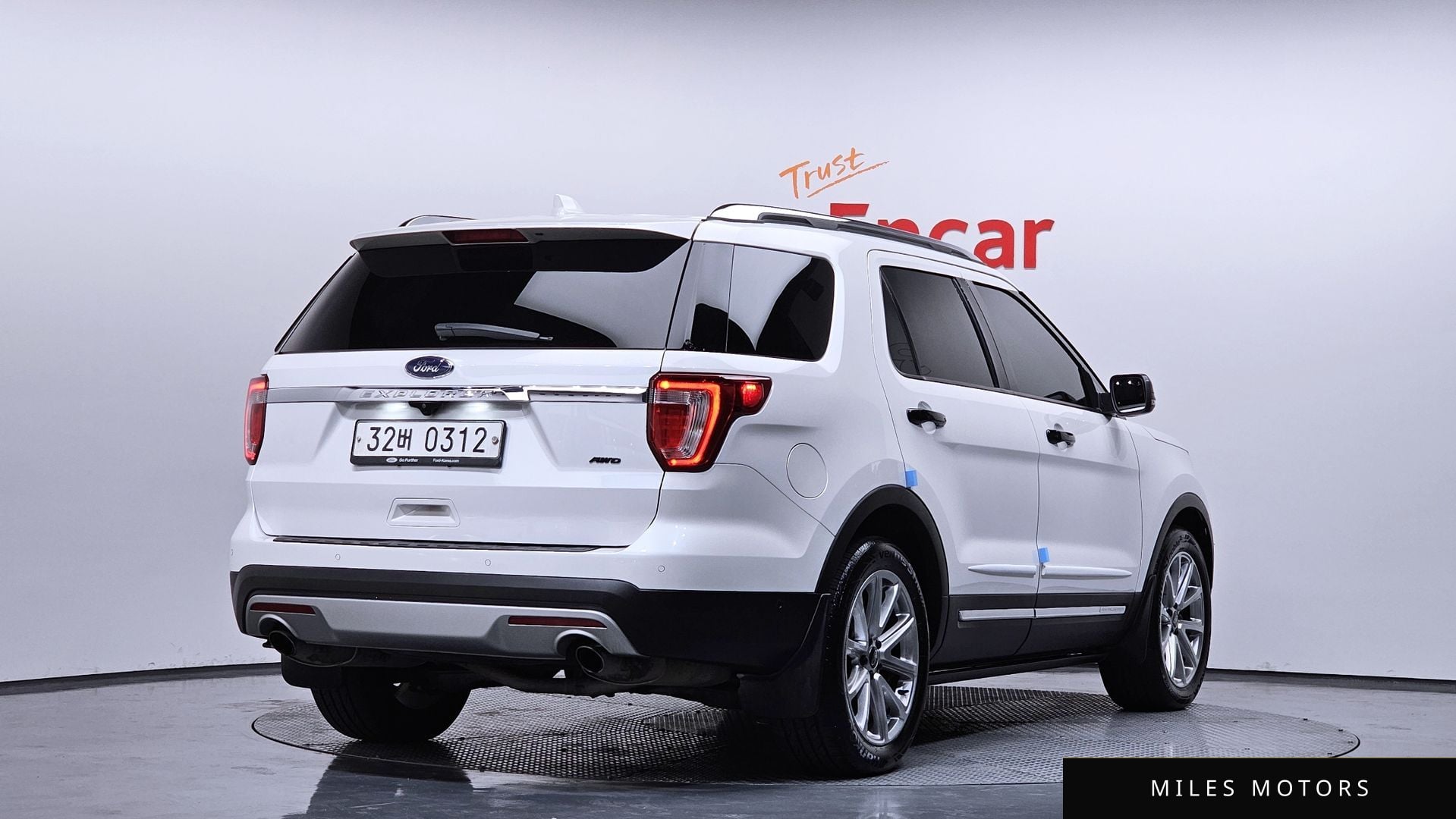 Ford Explorer 2016 — миниатюра 2