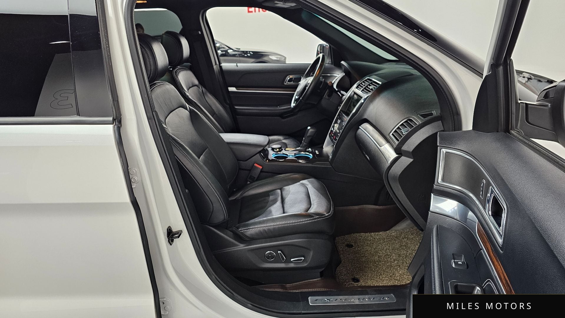 Ford Explorer 2016 — миниатюра 11
