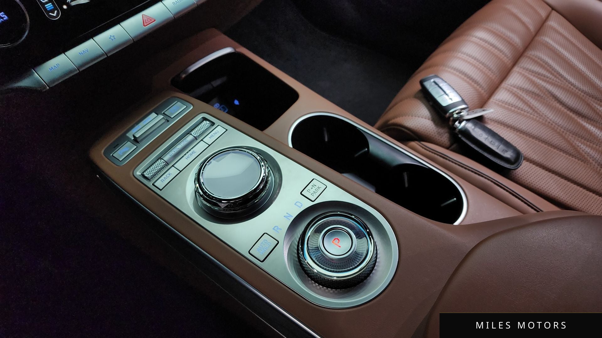 Genesis GV70 2023 — миниатюра 9