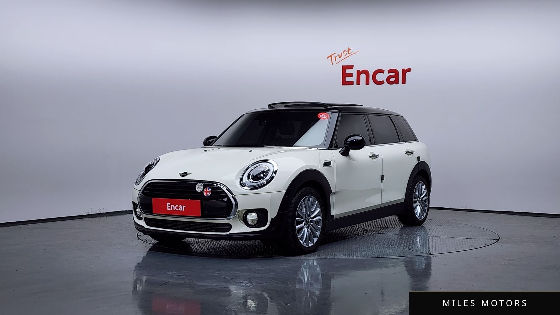 MINI Clubman 2019 — фото 1 из 12