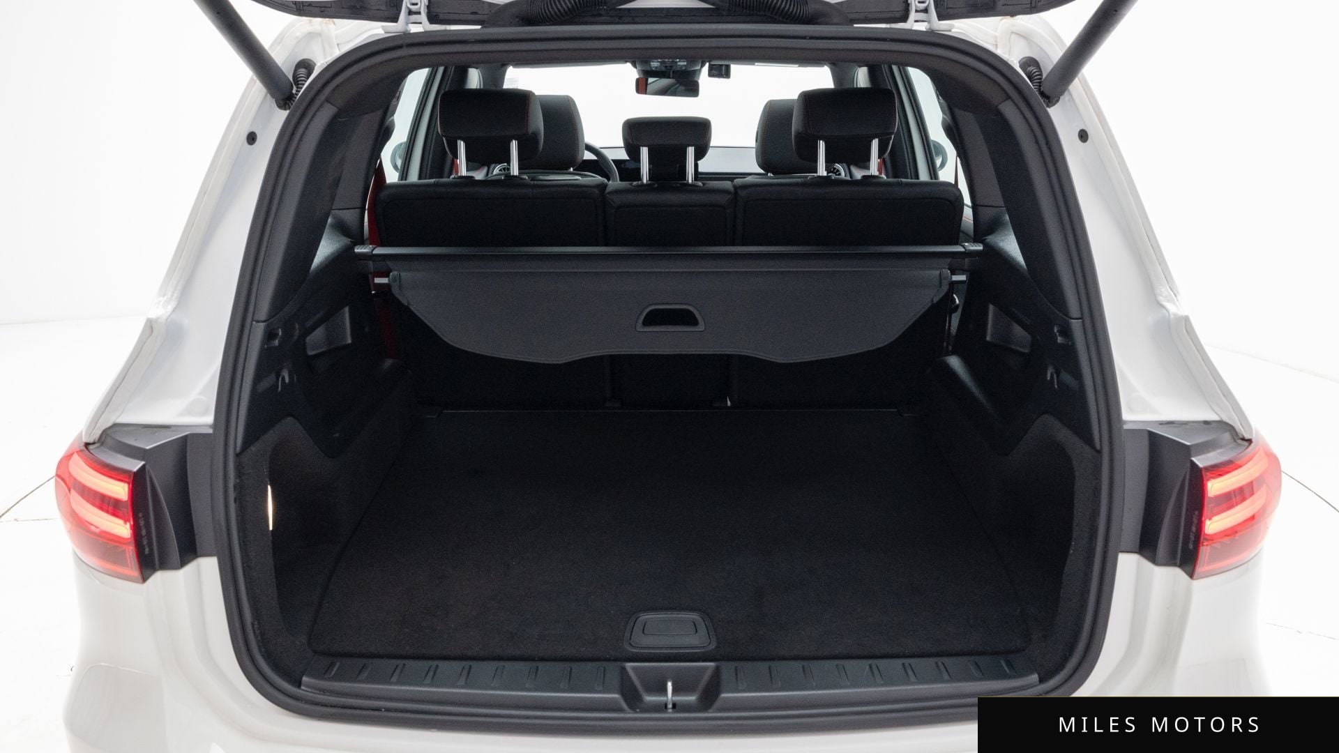 Mercedes-Benz GLB-Class X247 2025 — миниатюра 11