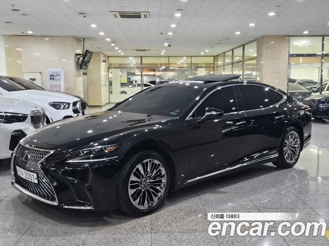 Лексус LS500h 2018 — миниатюра 11