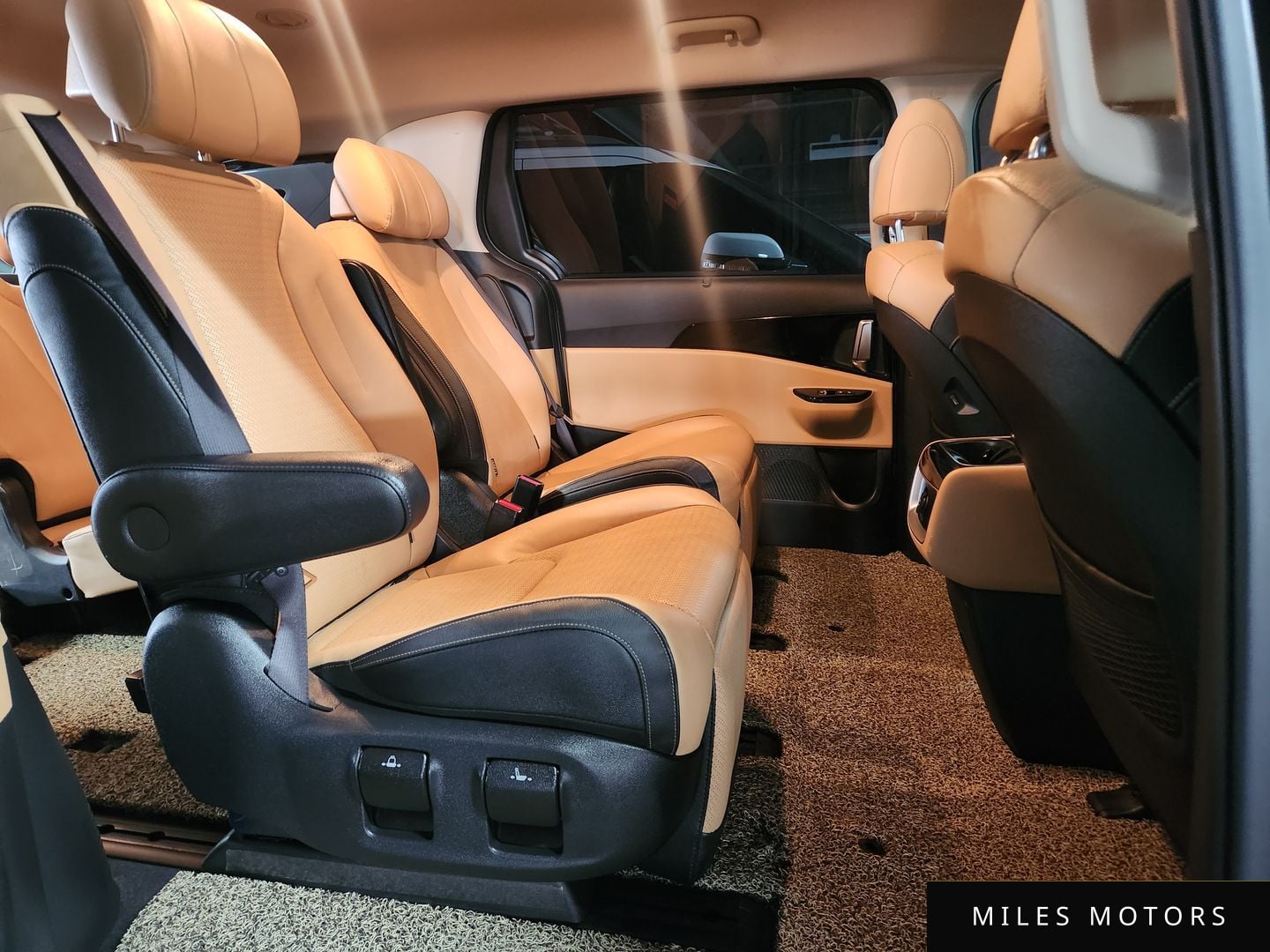Kia Carnival 2023 — миниатюра 12