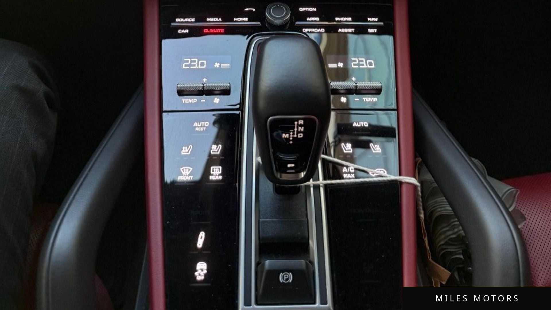 Porsche Cayenne 2023 — миниатюра 9