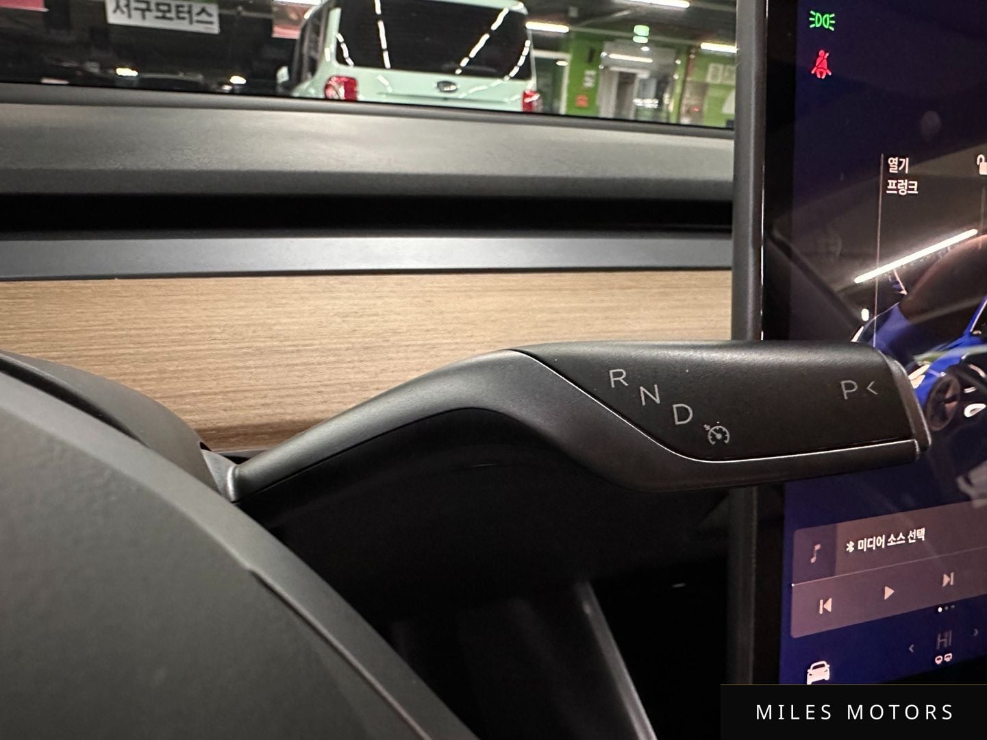 Tesla 모델 3 2020 — миниатюра 10