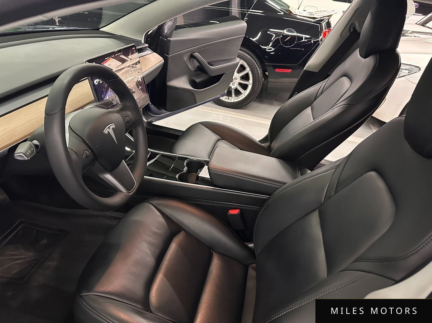 Tesla 모델 3 2020 — миниатюра 11