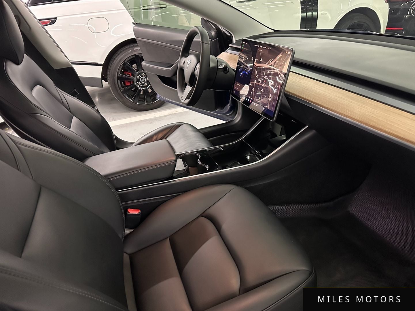 Tesla 모델 3 2020 — миниатюра 12