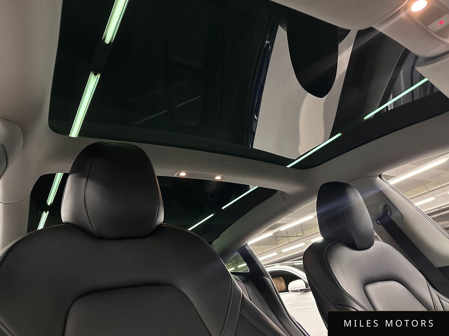 Tesla 모델 3 2020 — миниатюра 16