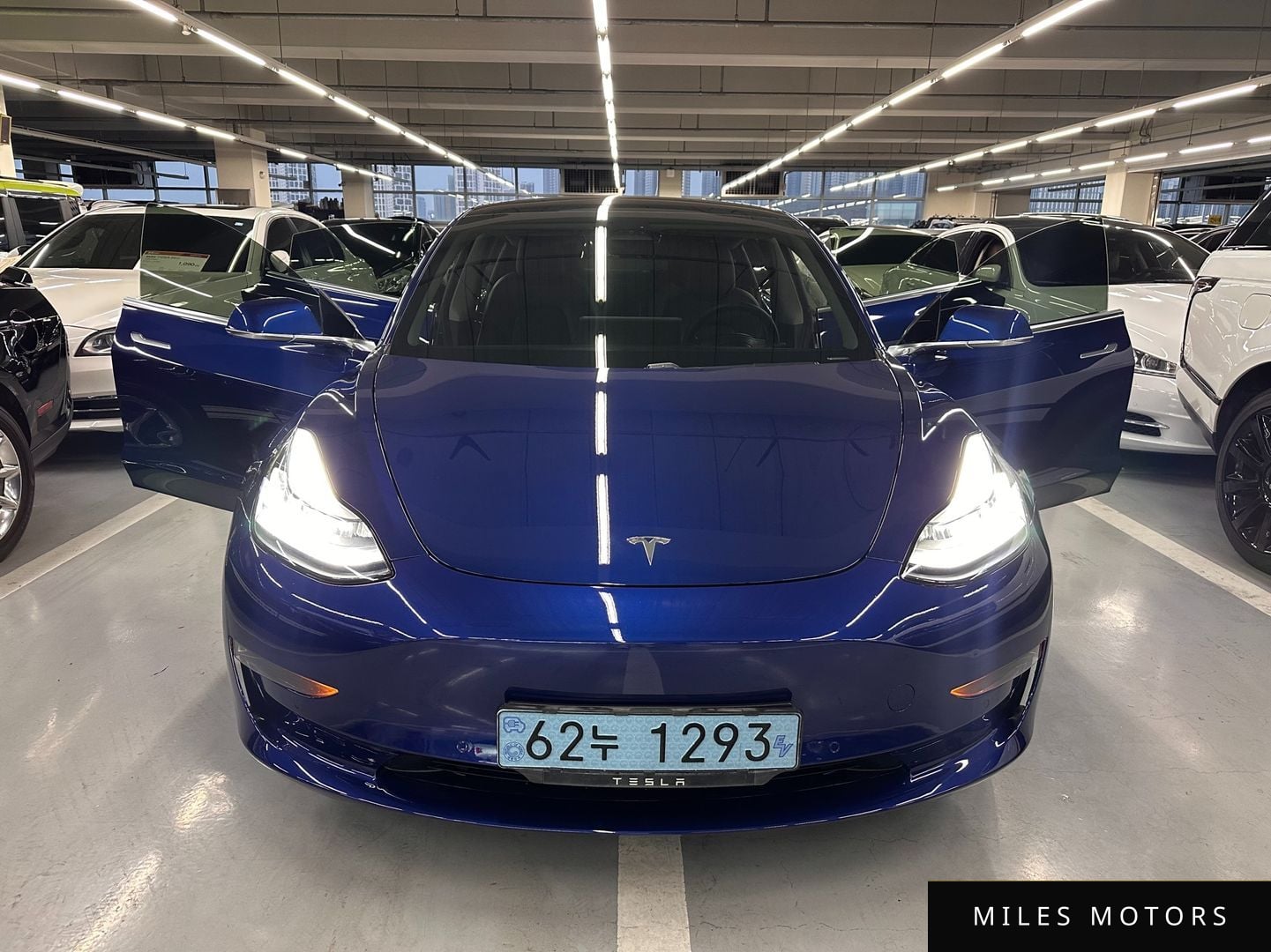Tesla 모델 3 2020 — миниатюра 17