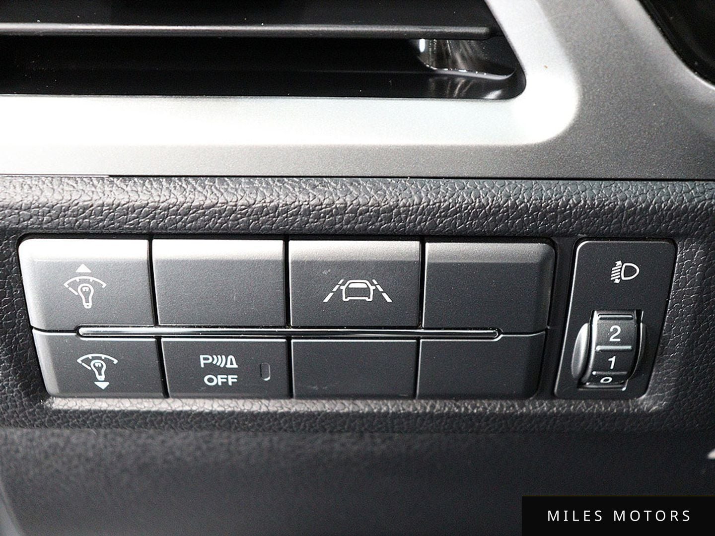 KG Mobility Beautiful Korando 2022 — миниатюра 12