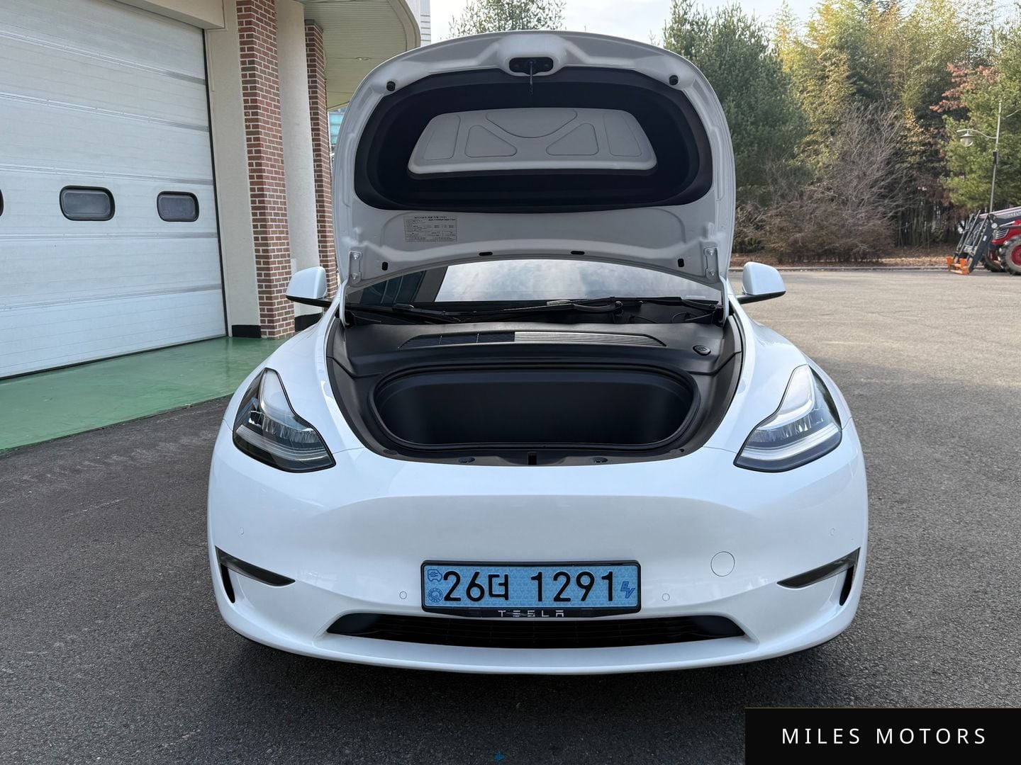 Tesla Model Y 2021 — миниатюра 10