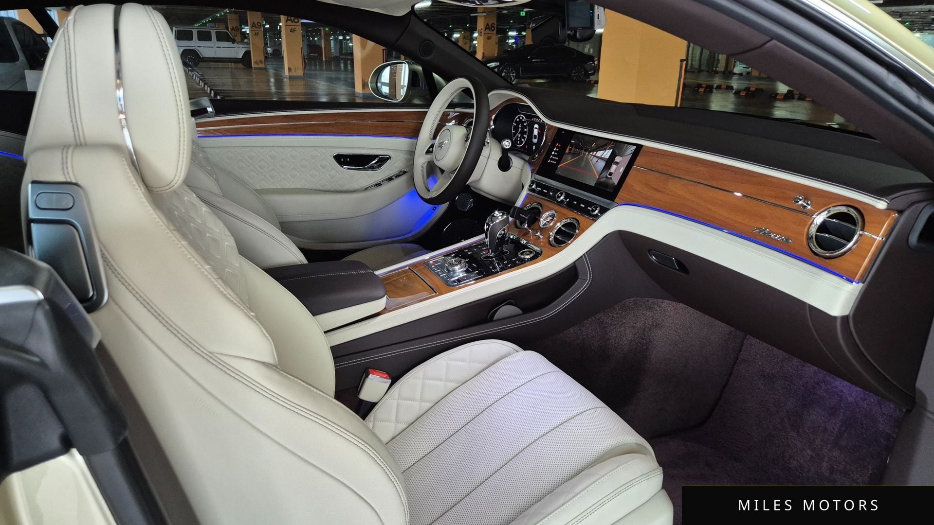 Bentley Continental GT 2023 — миниатюра 10