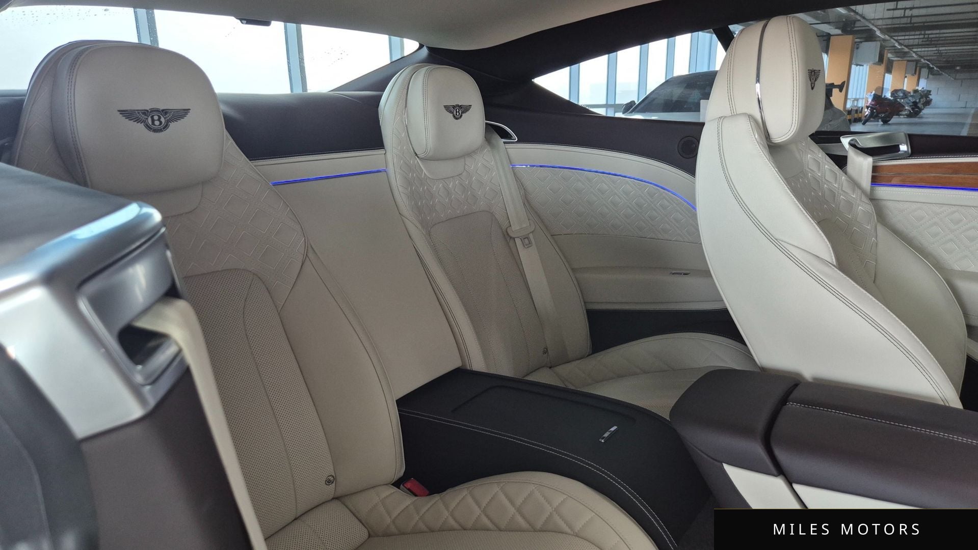 Bentley Continental GT 2023 — миниатюра 11